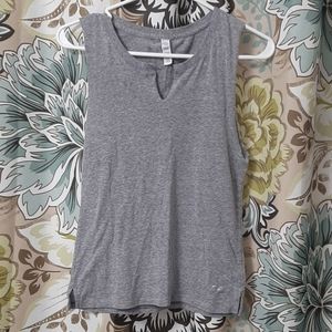 Under Armour gray HeatGear workout tank